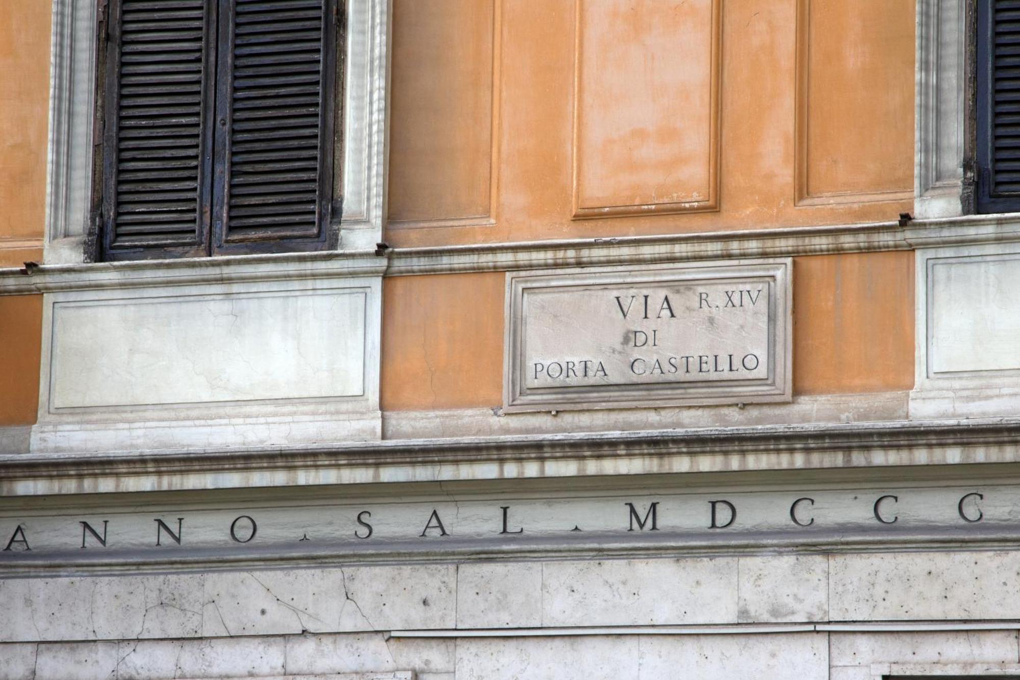 Porta Castello Charme Apartment Roma Exterior foto